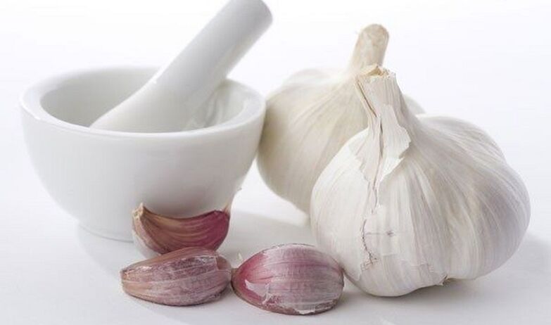 garlic to cleanse the body of pests